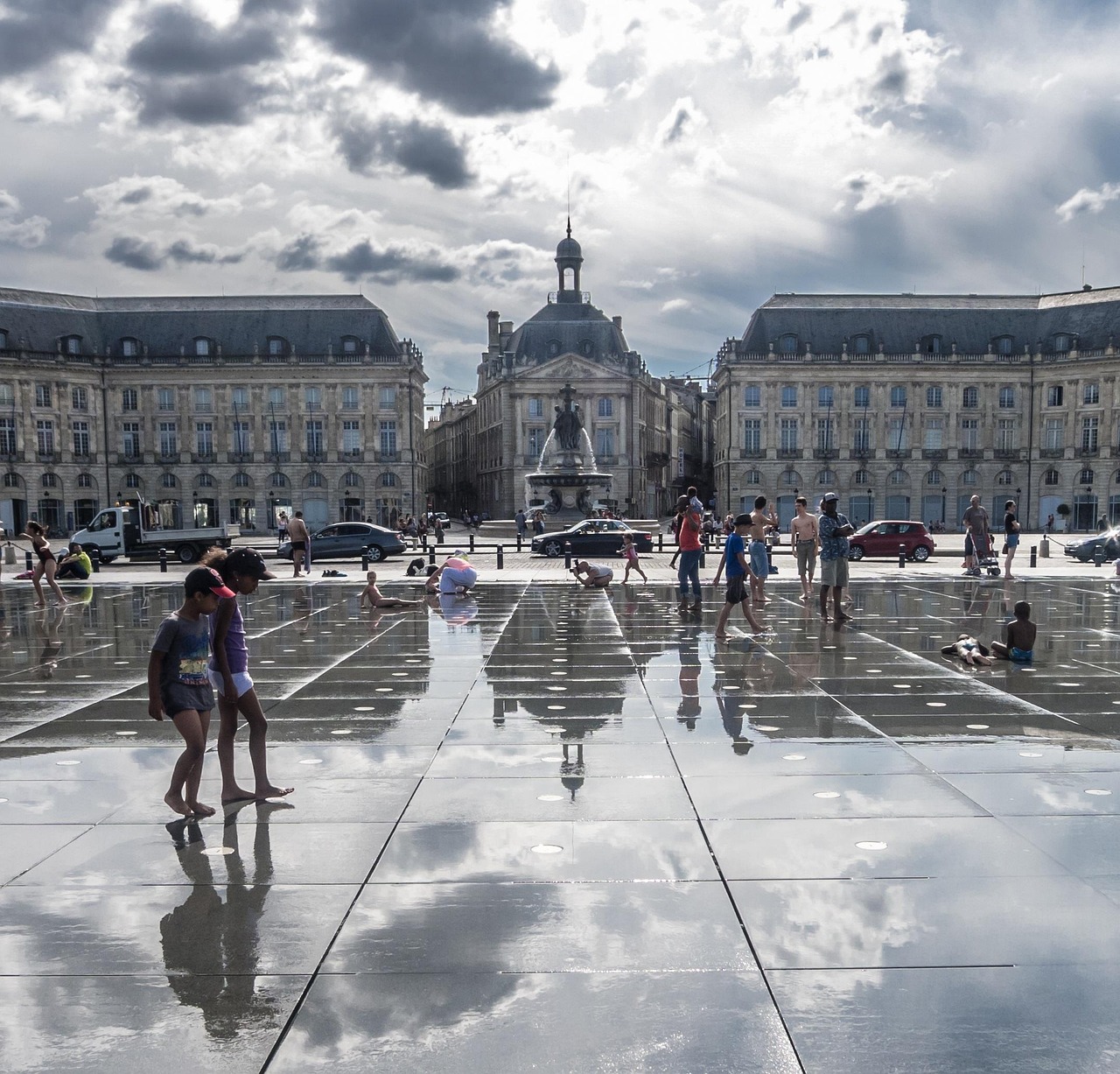 bordeaux square - Hizvo