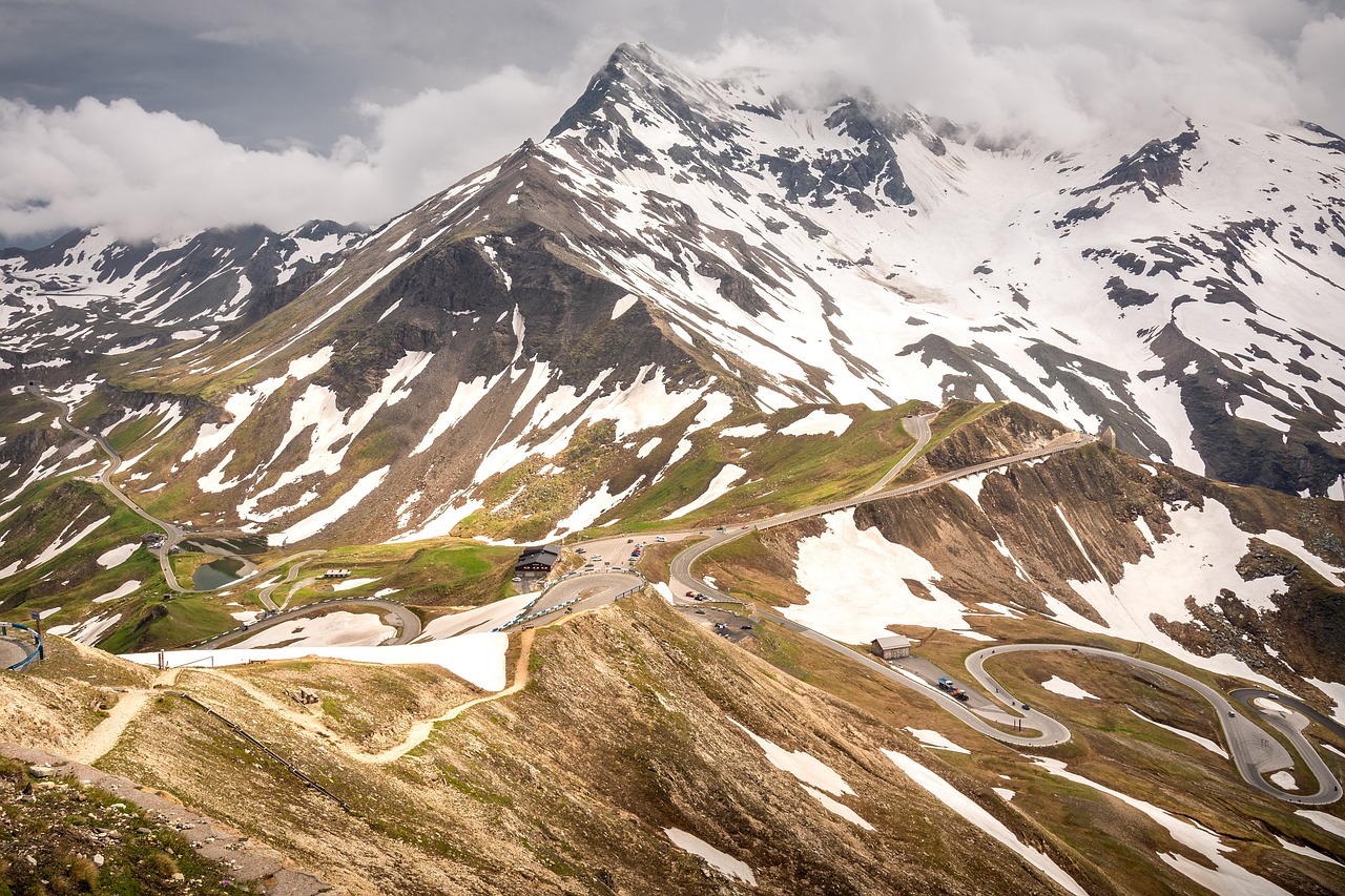 alps mountains - Hizvo