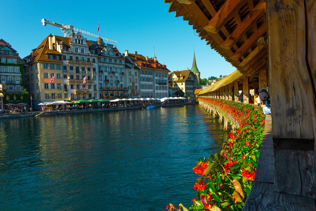 lucerne bridge - Hizvo
