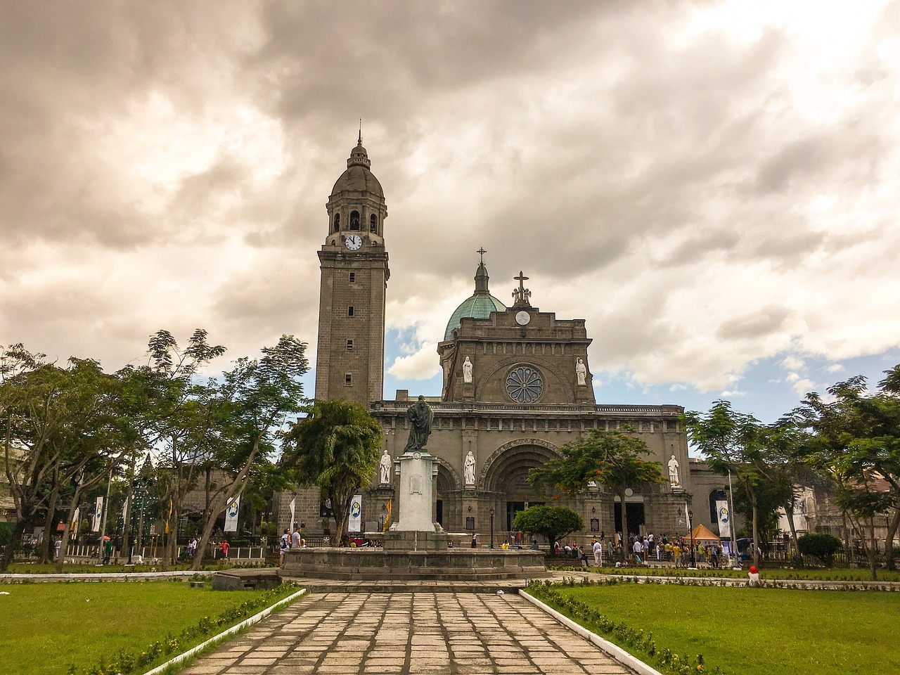 manila cathedral image - Hizvo
