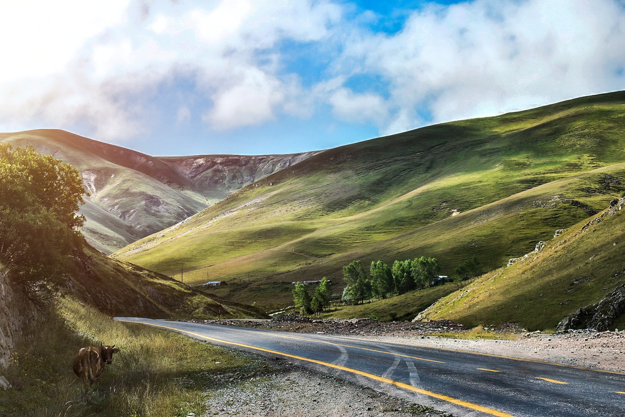 road mountains - Hizvo