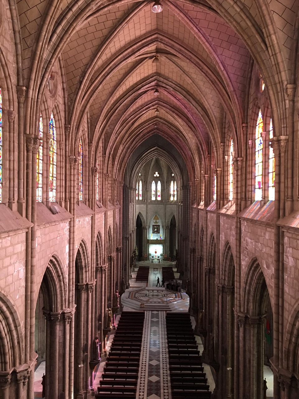 church nave - Hizvo