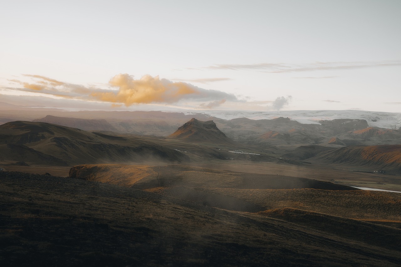 mountains clouds - Hizvo